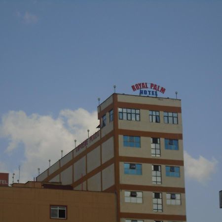 Royal Palm Hotel And Suites Nakuru Buitenkant foto