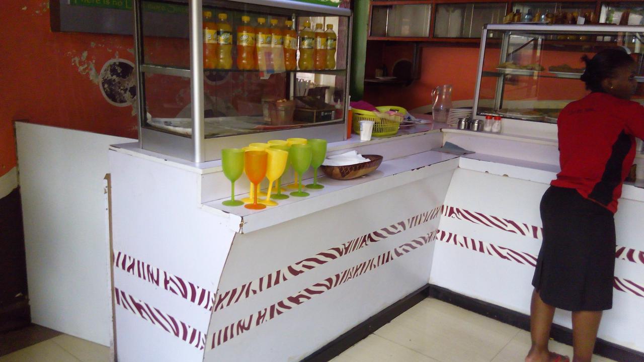 Royal Palm Hotel And Suites Nakuru Buitenkant foto