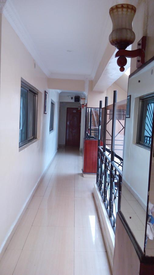 Royal Palm Hotel And Suites Nakuru Buitenkant foto