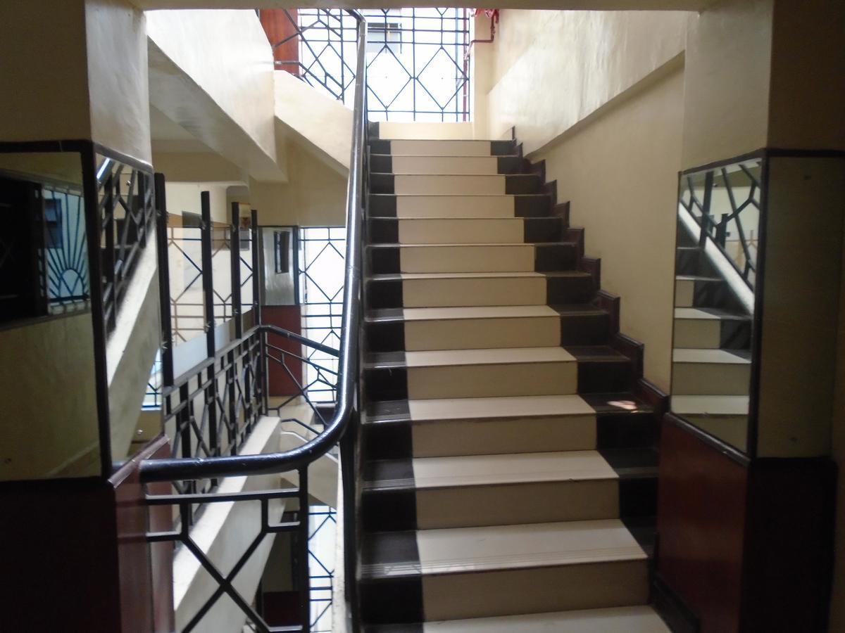 Royal Palm Hotel And Suites Nakuru Buitenkant foto